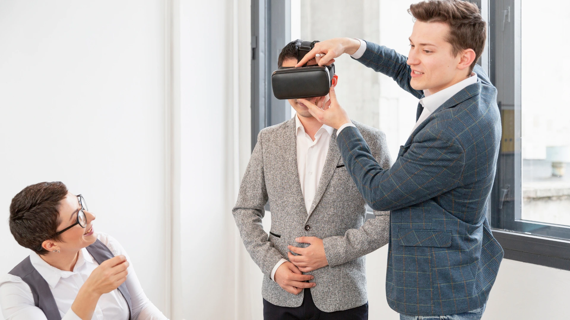 Understand what is VR for events with real-world applications that transform attendee interactions and presentations.