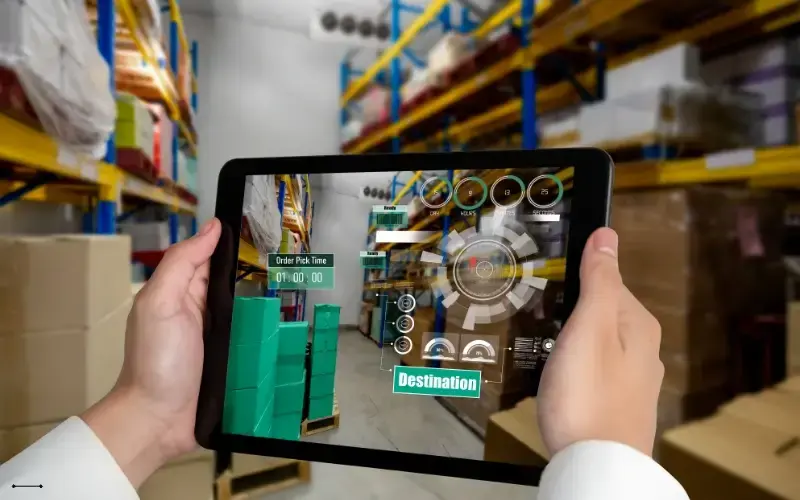 A person using Augmented Reality on a tablet to analyze the delivery time of merchandise