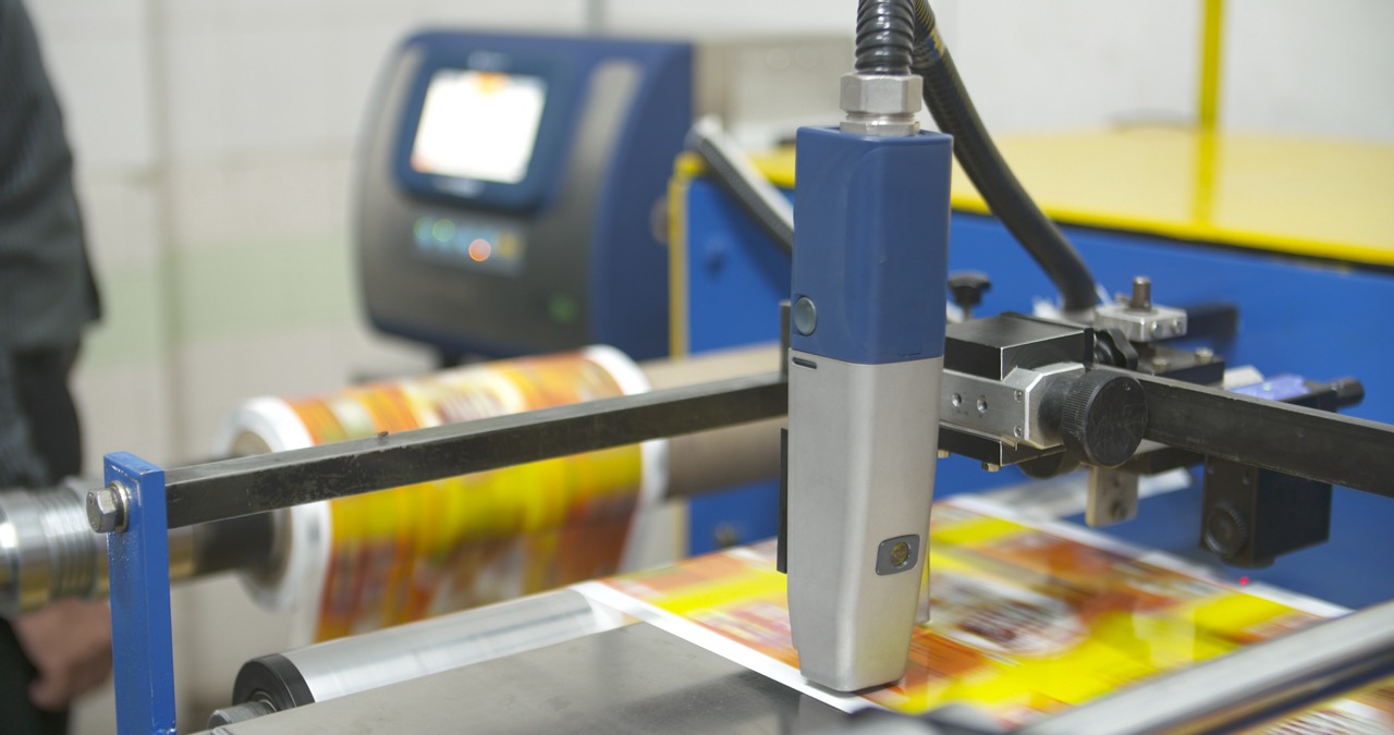 Etikettsystemer for produksjonslinje - Løsninger til alle bransjer