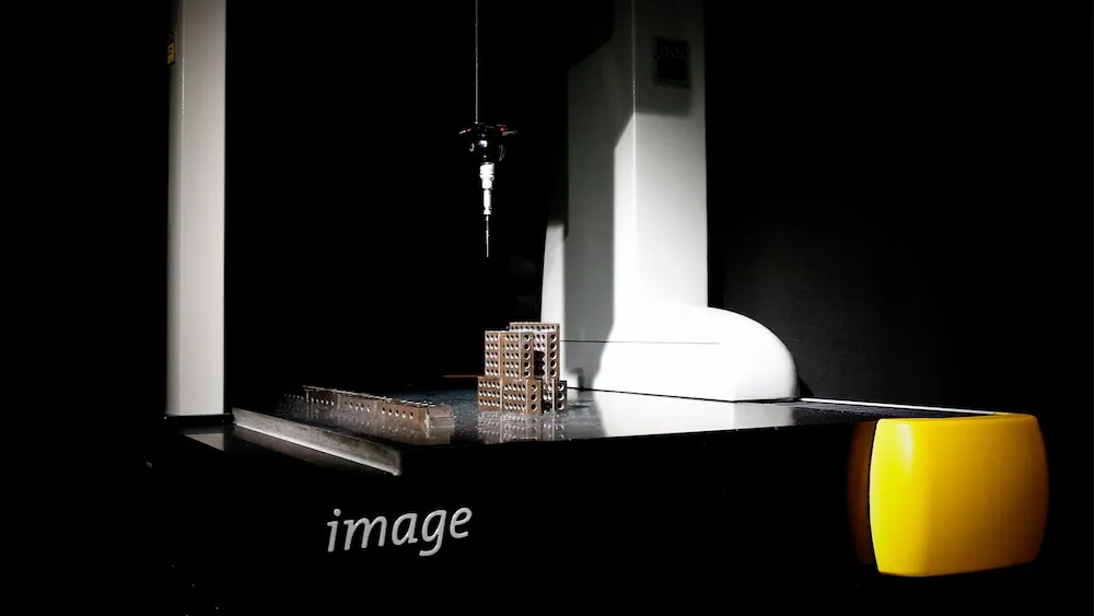 Coordinate measuring machine