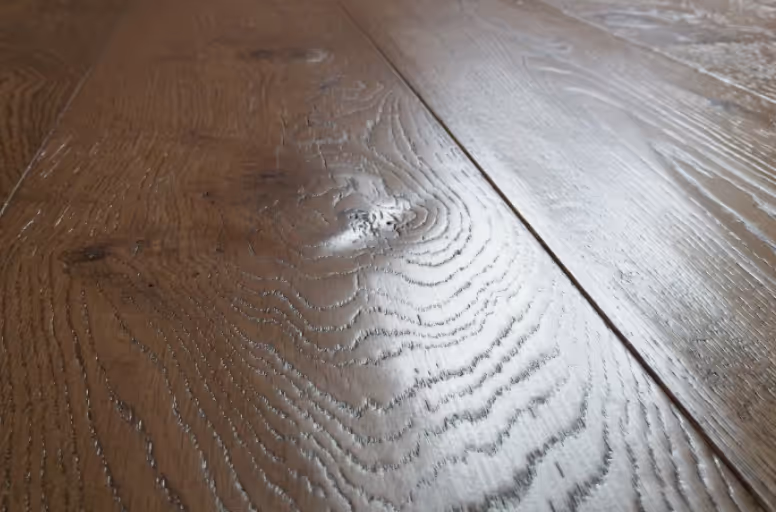La piallatura a mano dà un tocco di artigianalità al tuo parquet - Menconi Parquet