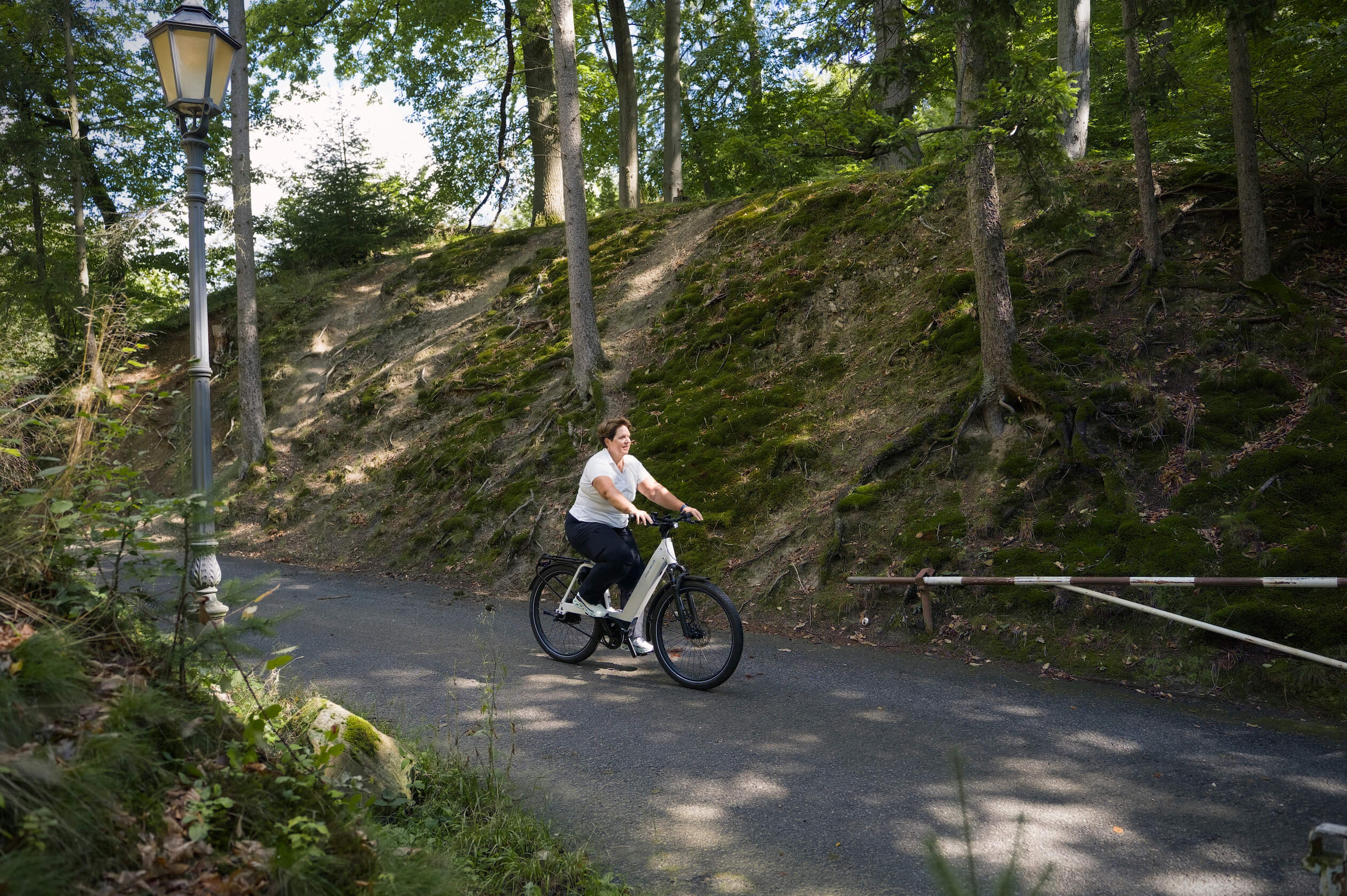 Conny Ape ist Expertin für Riese & Müller E-Bikes im Taunus.