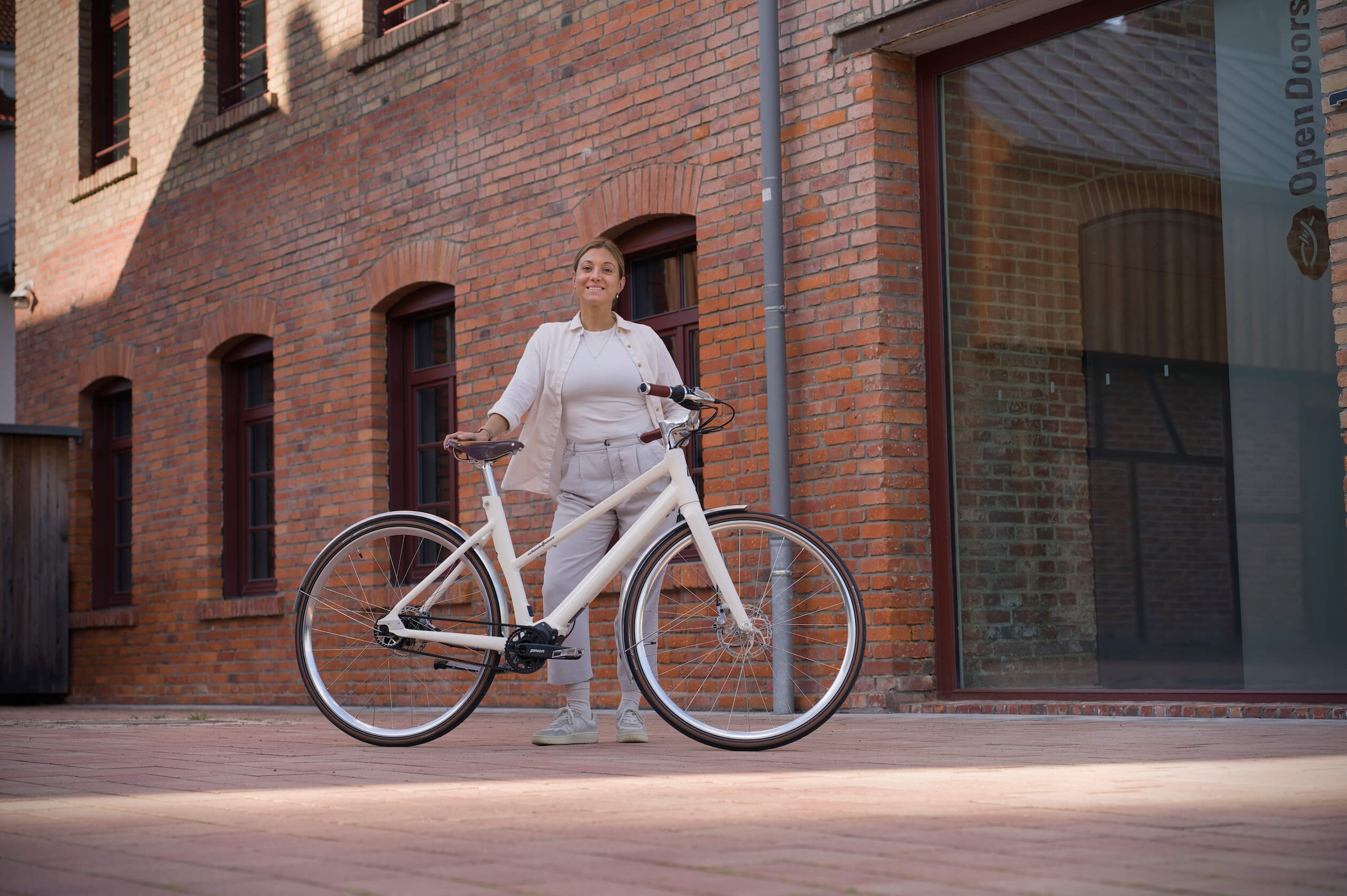 Bild von Schindelhauer Antonia Fahrerin und E-Bike Expertin Verena Lenz von LENZ E-Bikes in Kelkheim.