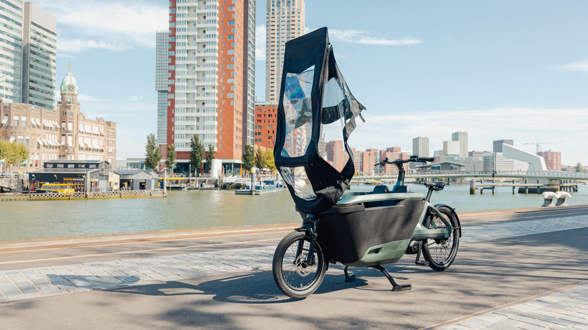 Lovens Regenverdeck mit Fenstern