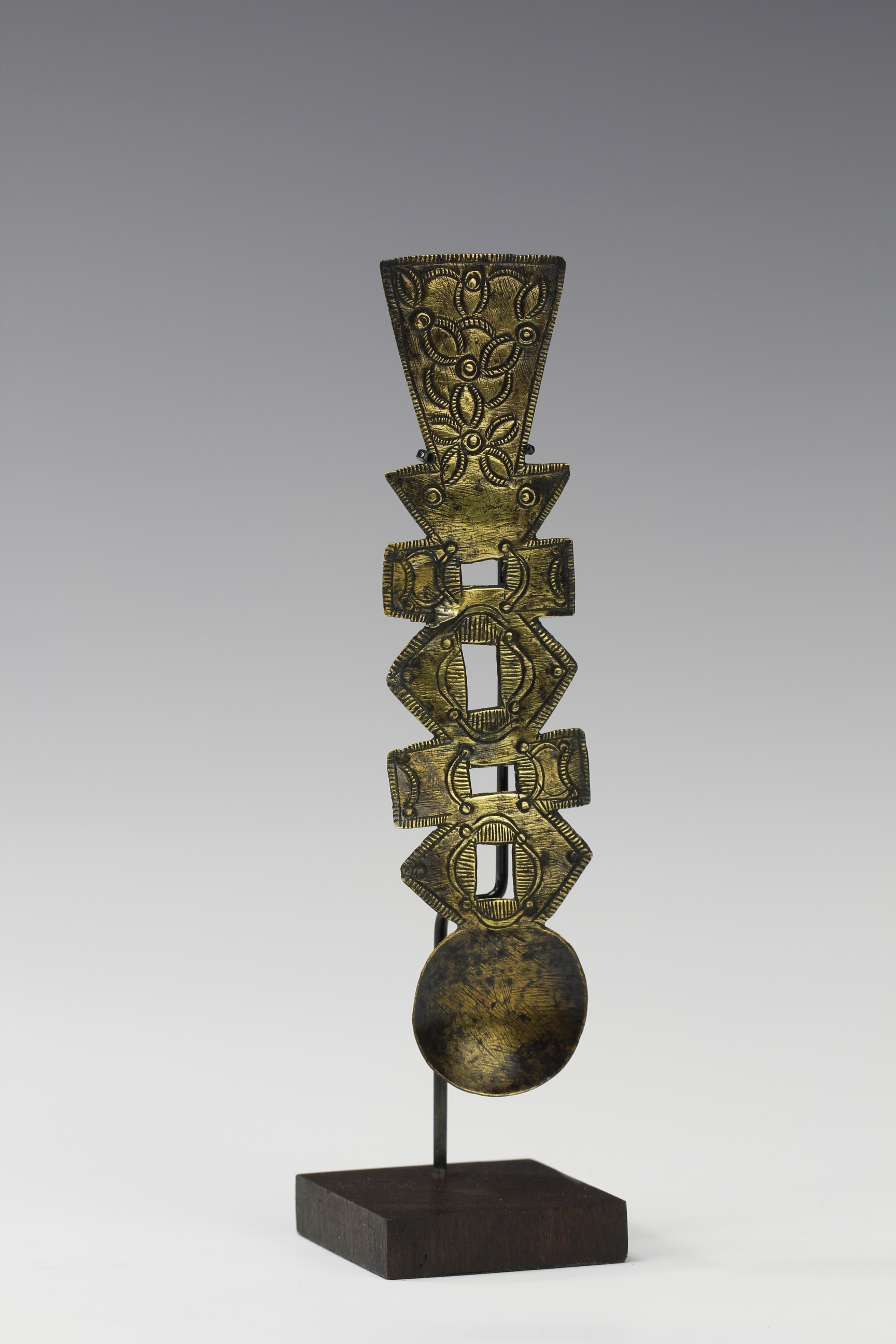 FINE BRASS GOLD DUST SPOON. AKAN, GHANA