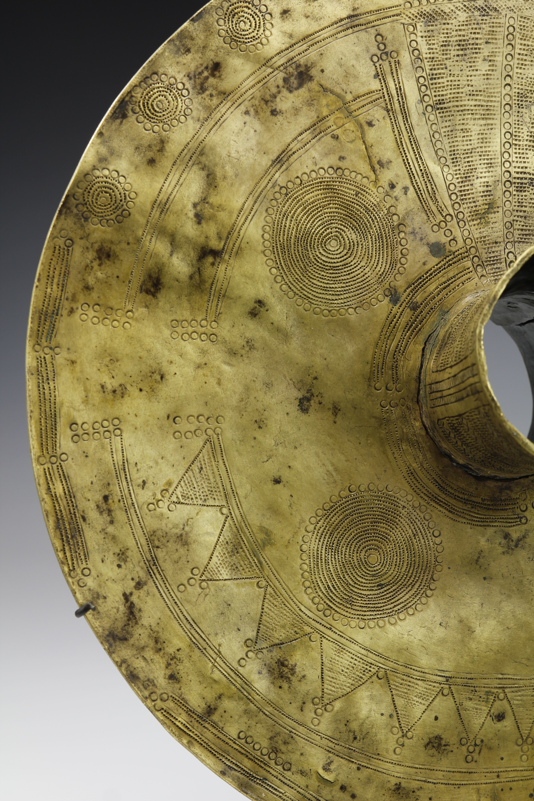 EXCEPTIONAL 19TH CENTURY PRESTIGE ANKLET ('OGBA'). IGBO, NIGERIA