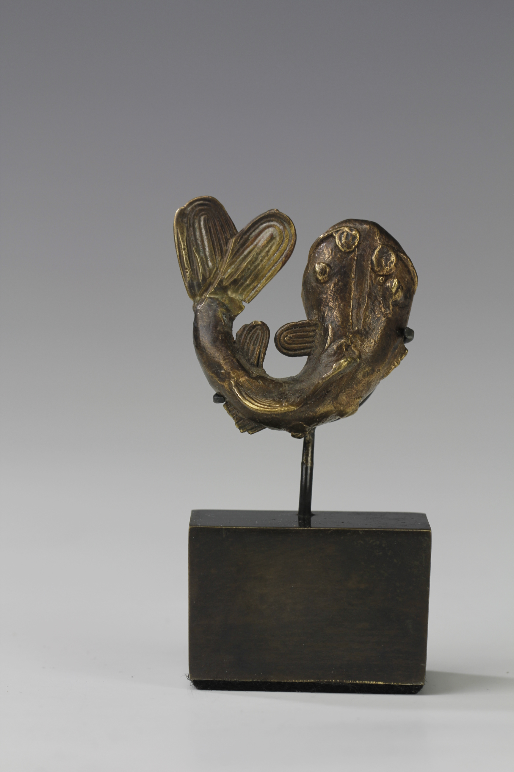 FINE FISH GOLD WEIGHT 19th Century. AKAN, GHANA 