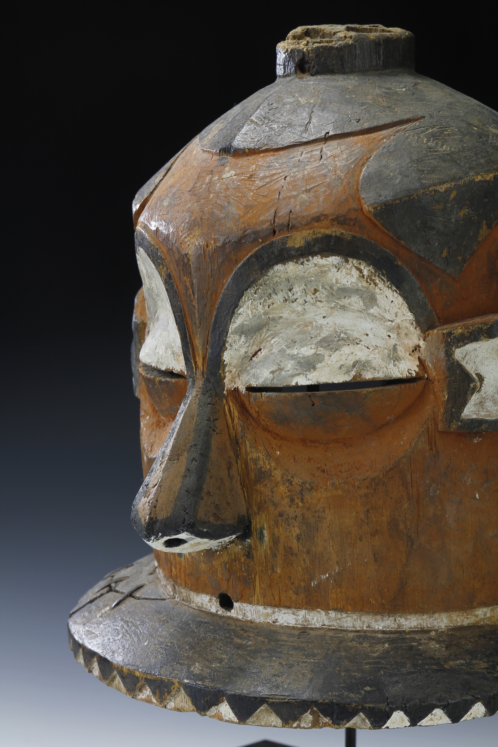 ANTHROPOMORPHIC 'KIPOKO' MASK. EASTERN PENDE, DRC