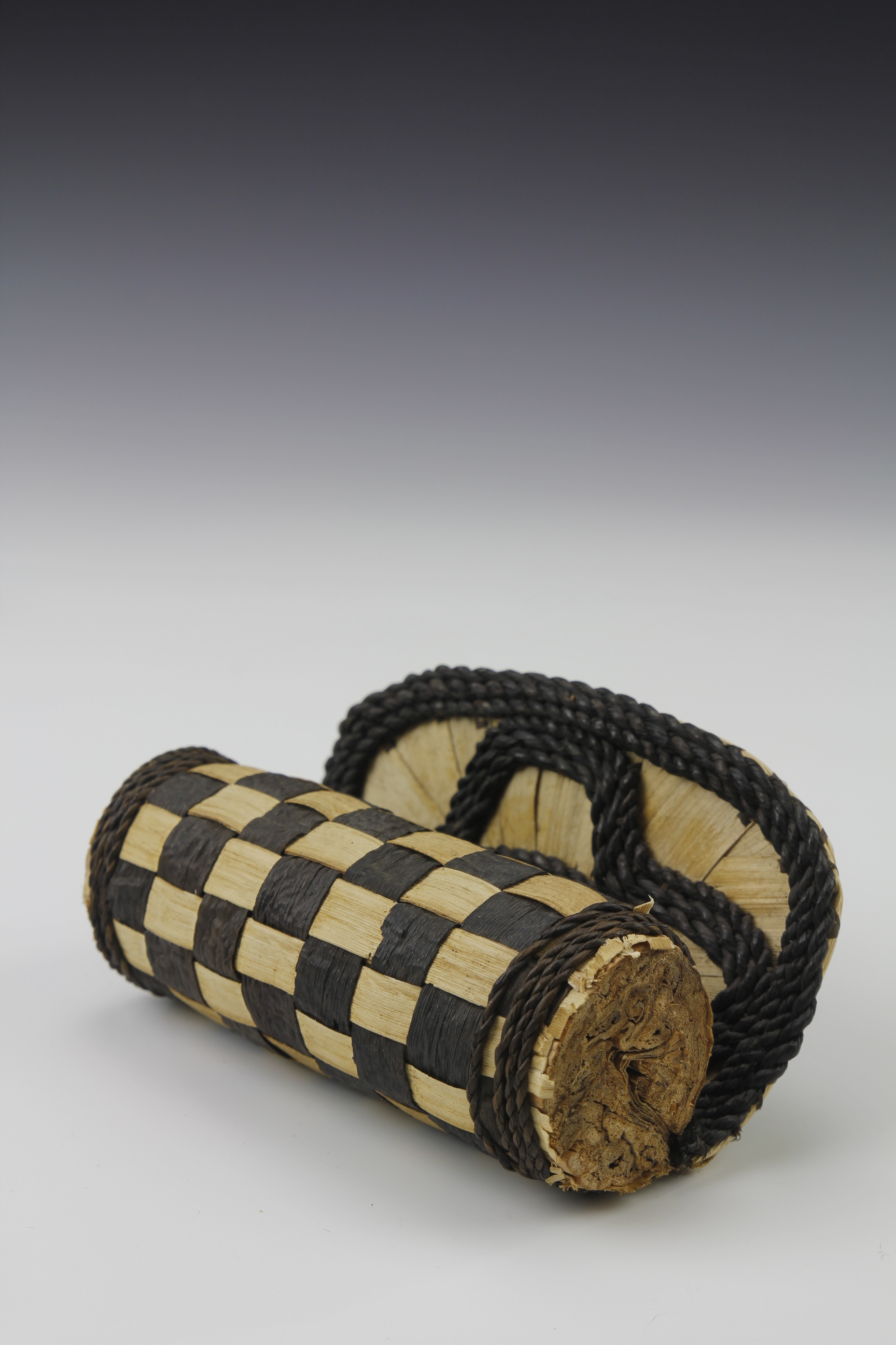 RARE BANANA FIBER GIRLS 'NEGBE'. MANGBETU, DRC