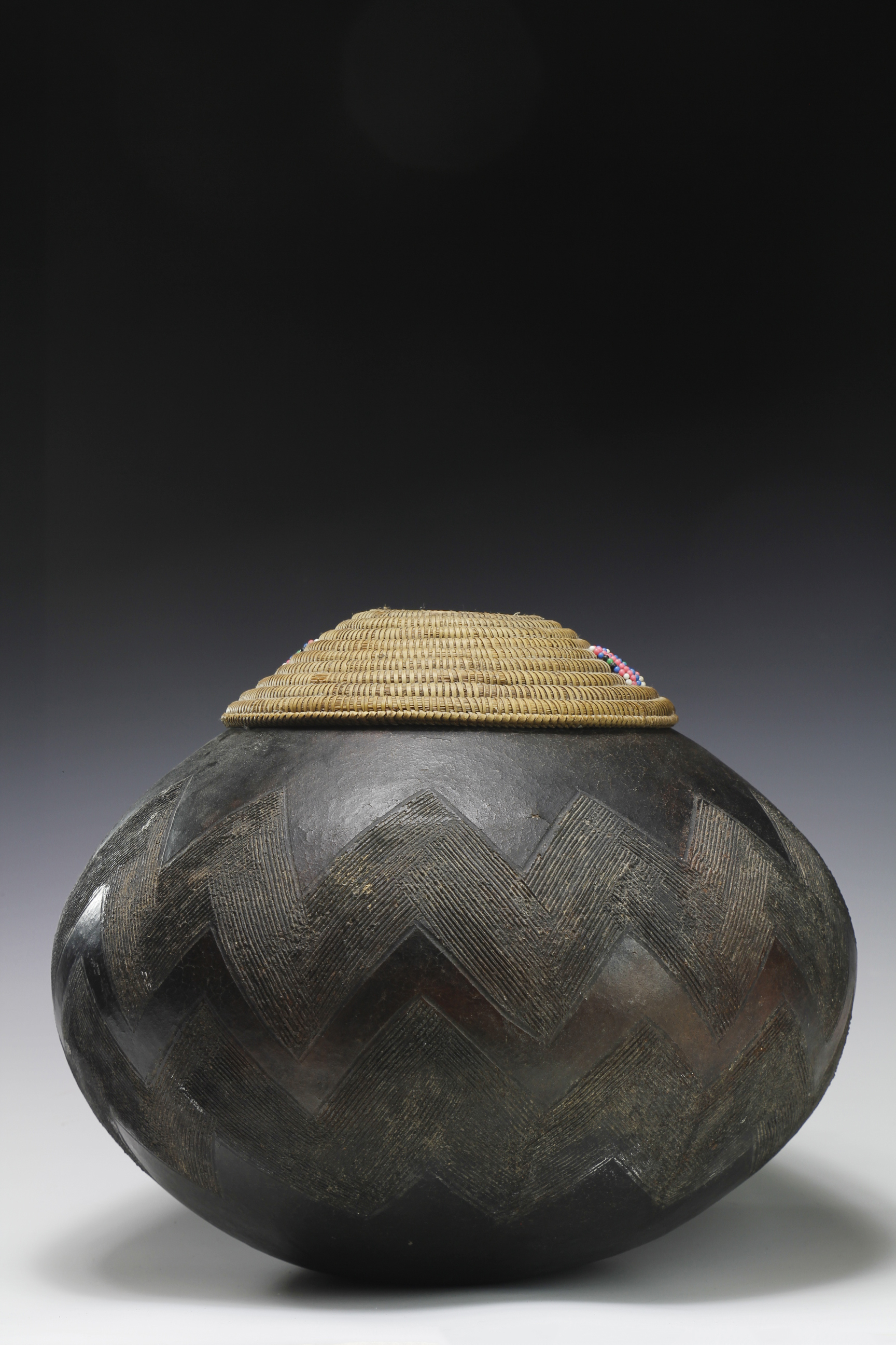 FINE BEER POT. ZULU, SOUTHERN AFRICA