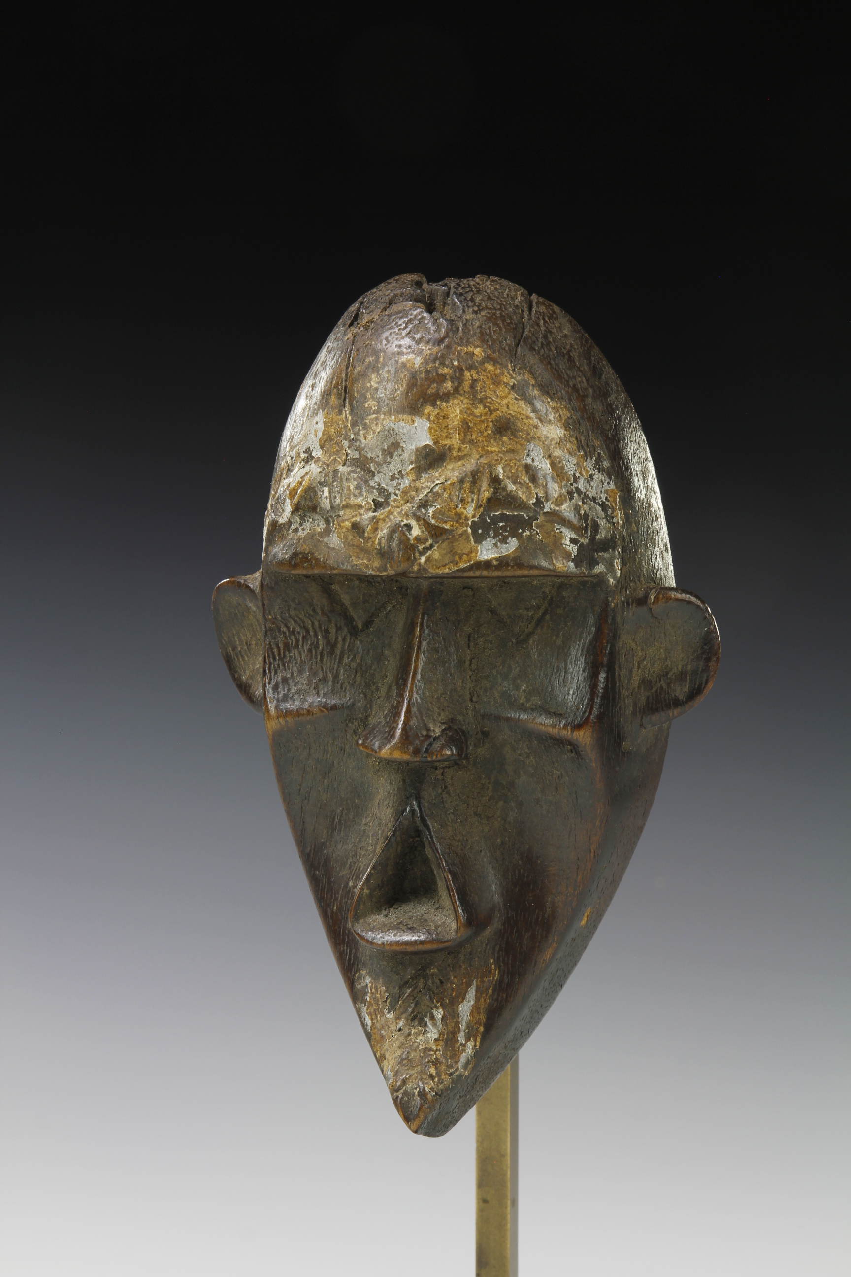 MINIATURE MASK 'MA GO'. DAN OR RELATED CULTURE. IVORY COAST/LIBERIA