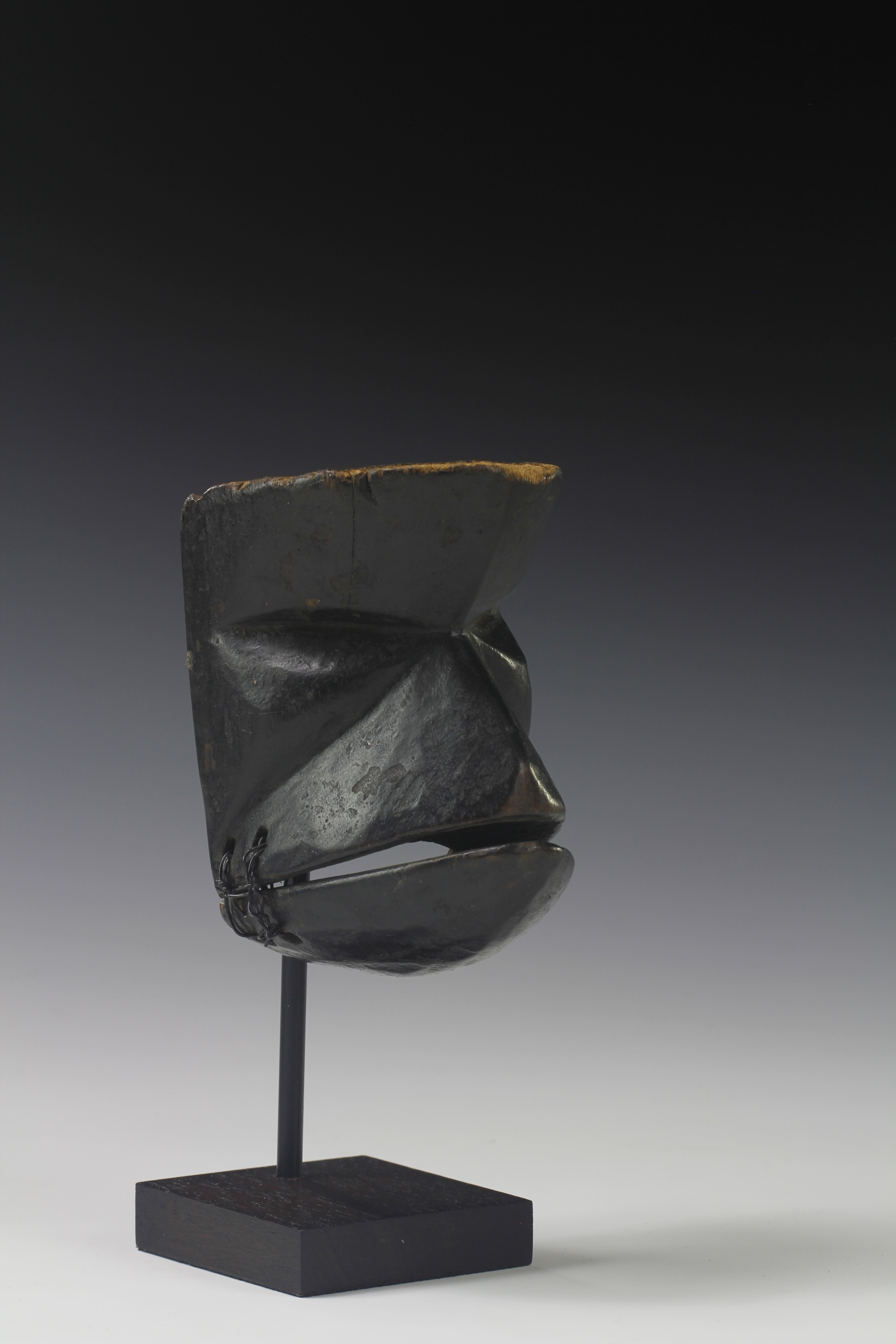 FINE MINIATURE ZOOMORPHIC MASK. DAN, IVORY COAST