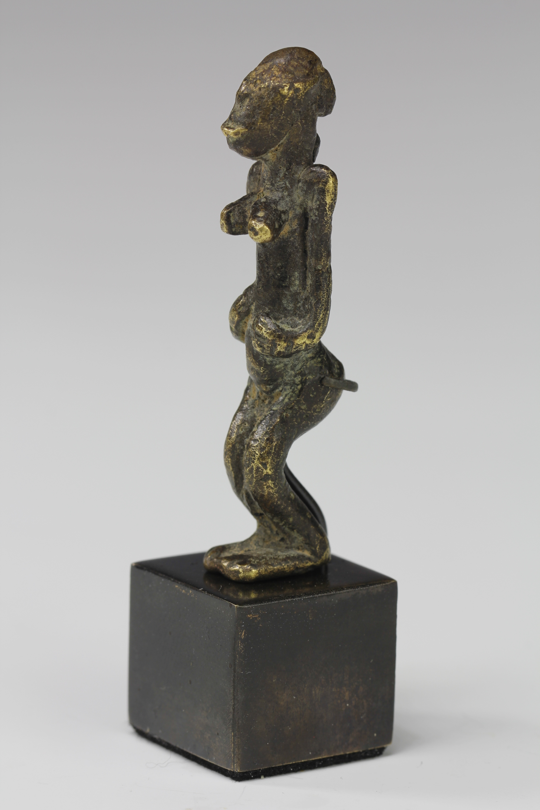 MINIATURE BRONZE FEMALE FIGURE. SENUFO?, IVORY COAST