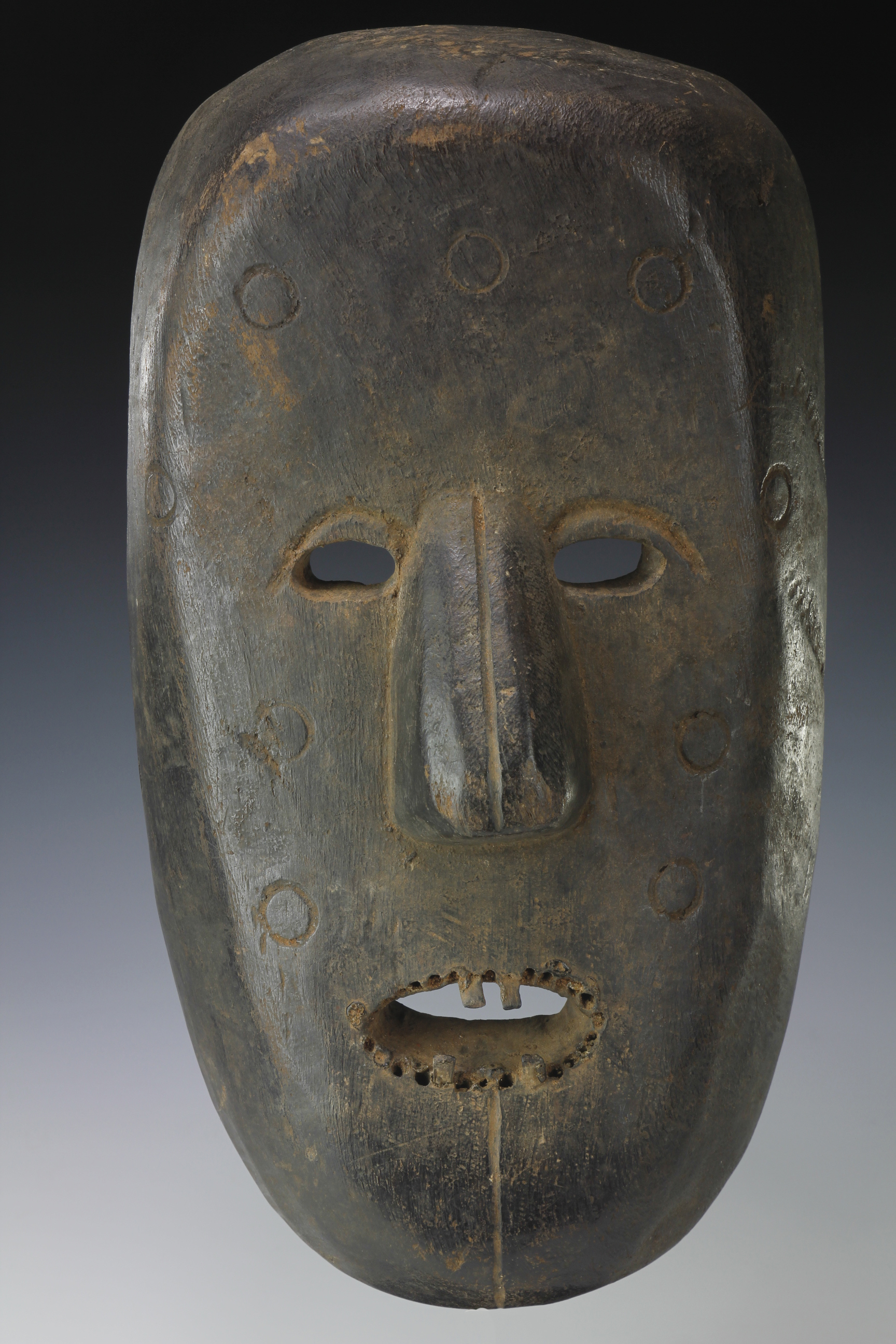 LARGE MASK. SAGARA, TANZANIA
