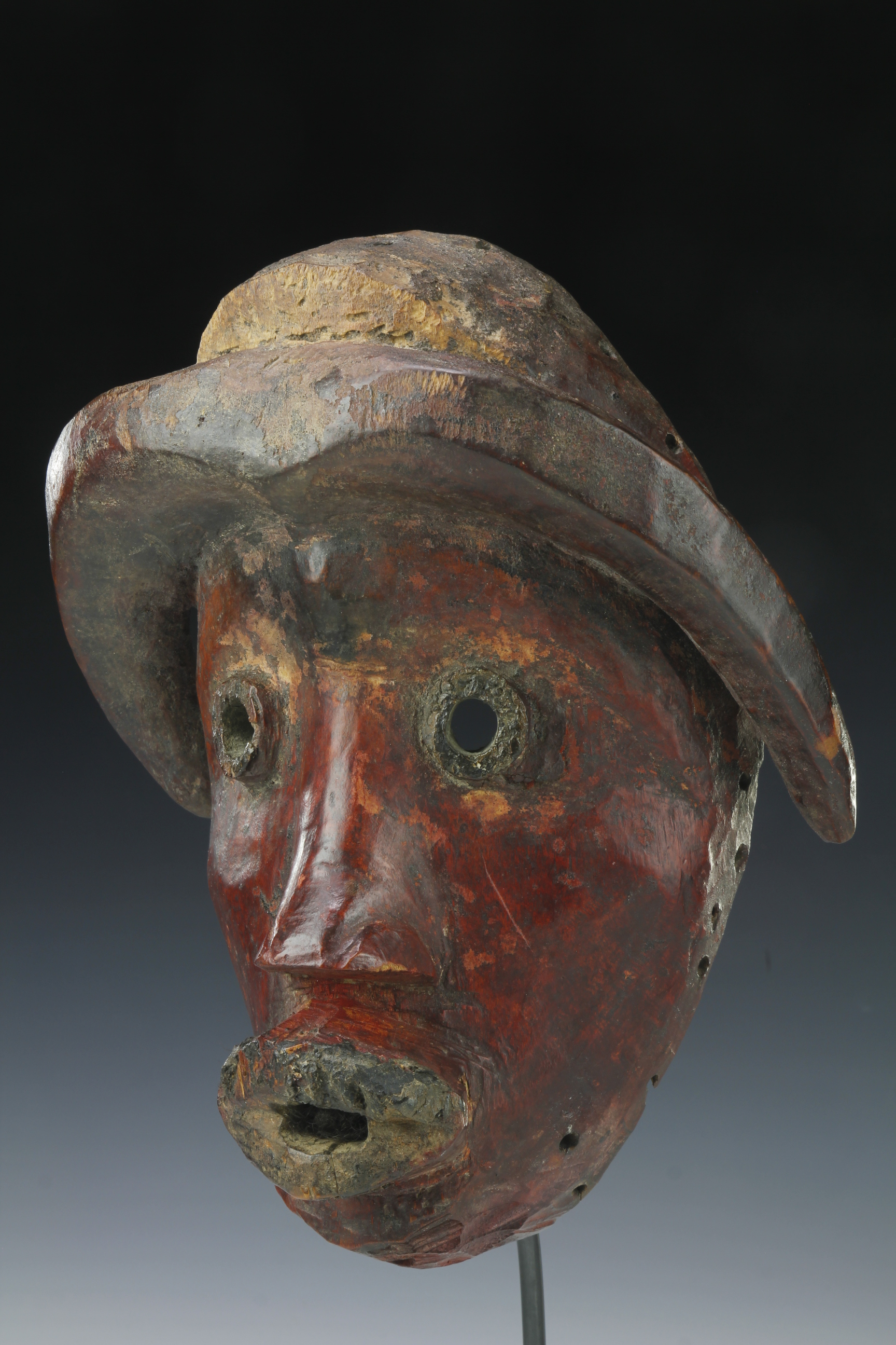 POWERFUL DAN MASK, IVORY COAST/LIBERIA 