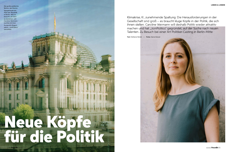 Erste Doppelseite der Reportage „Neue Köpfe für die Politik“ mit einer Aufnahme des Reichstagsgebäudes in Berlin und einem Porträt von JoinPolitics-Gründerin Caroline Weimann