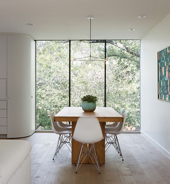 Image of Milgard's A250 Thermally Improved Aluminum Windows in a Dining Room