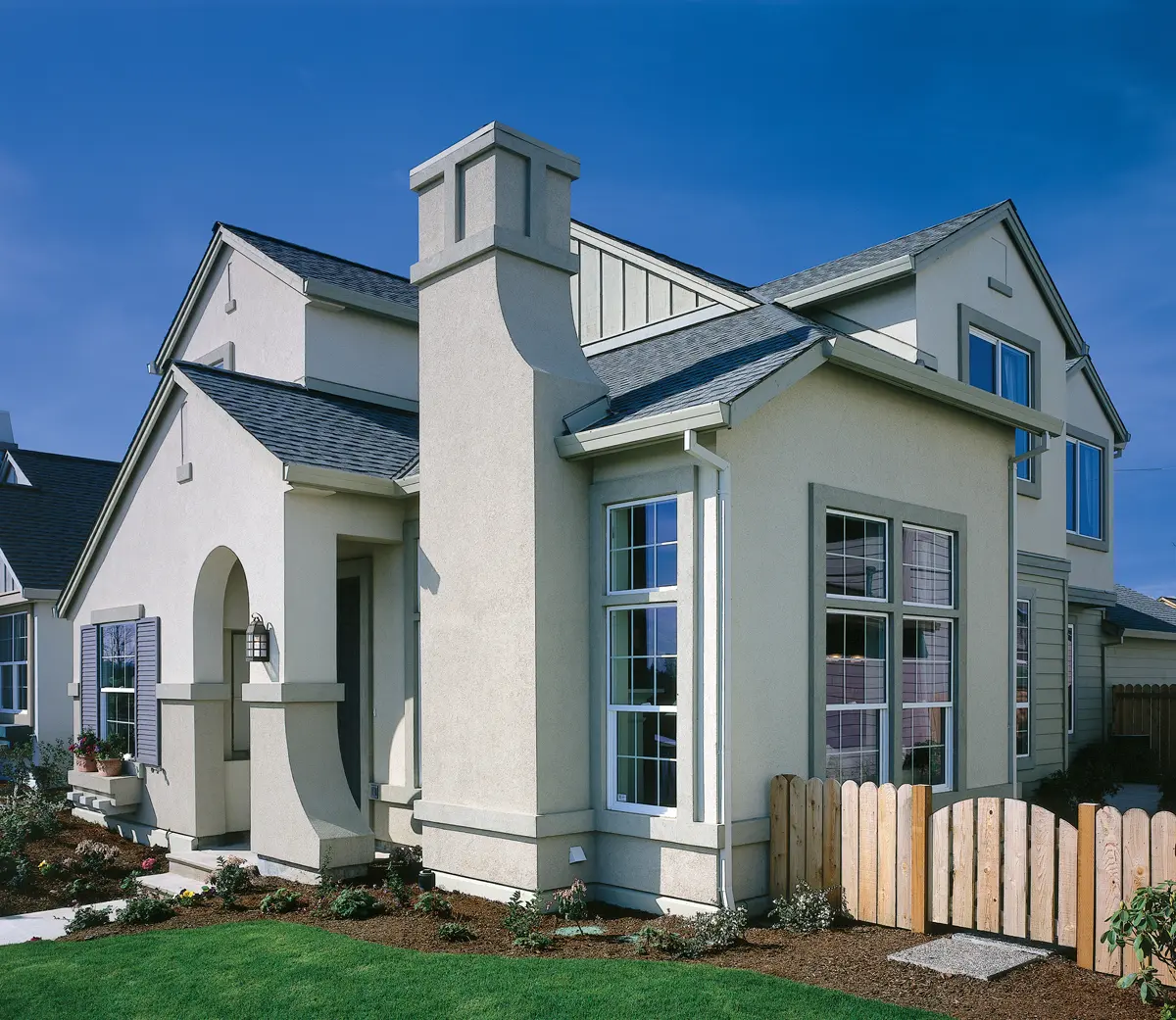 Why San Diego Homeowners Are Choosing Off-Season Window Replacement