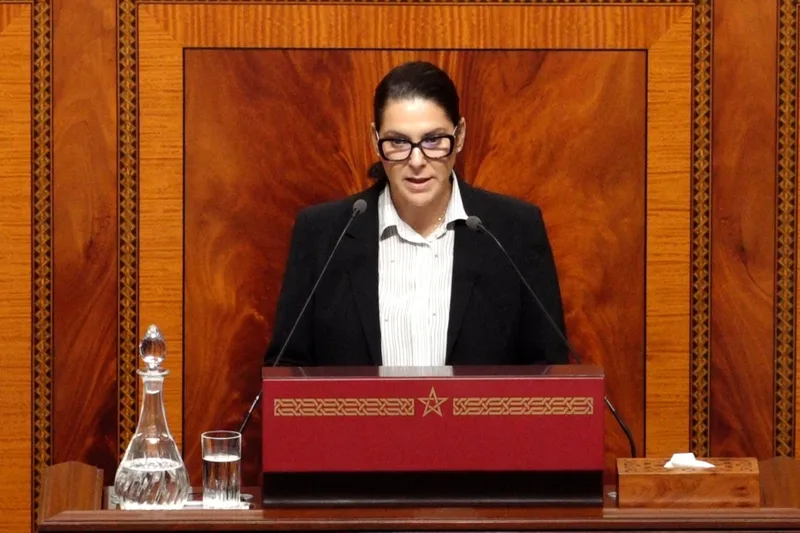 Fatima Ezzahra El Mansouri à la tribune de la Chambre des représentants, à Rabat, lors de la présentation du programme gouvernemental, le 19 octobre 2026.