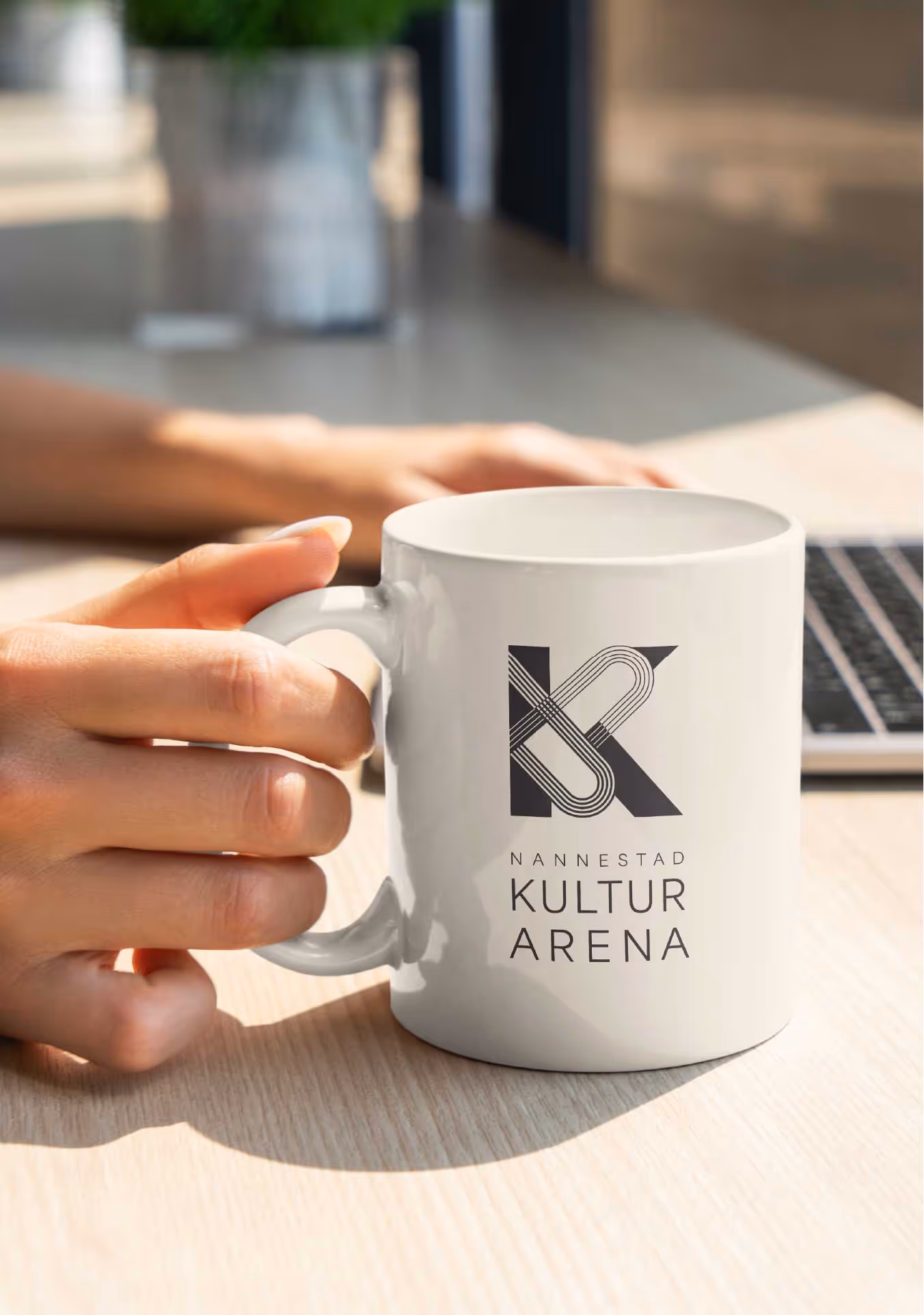Logo på kopp. Grafisk designer, Jesshein, Nannestad, Ullensaker