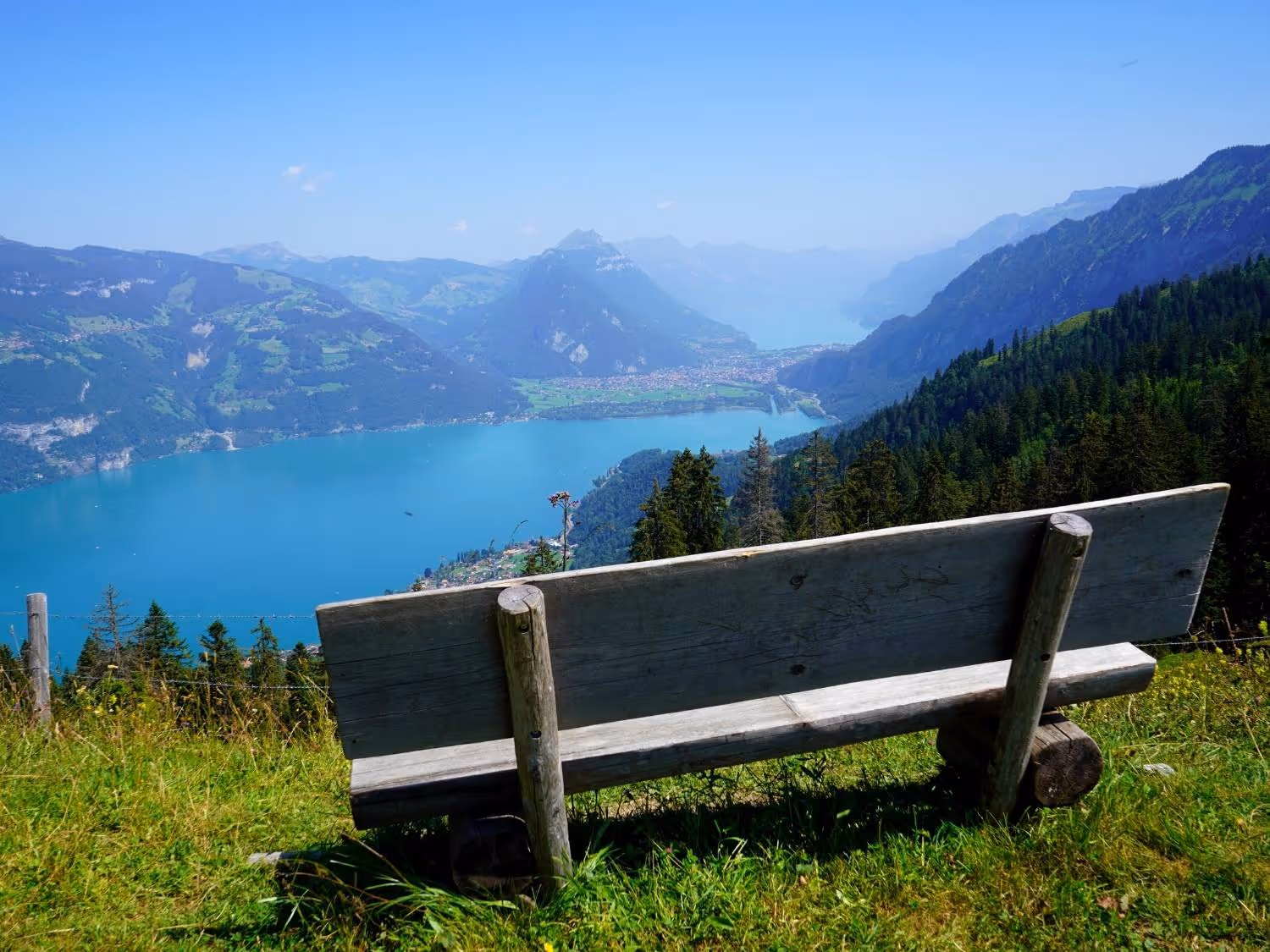  Banc surplombant le lac de Thoune