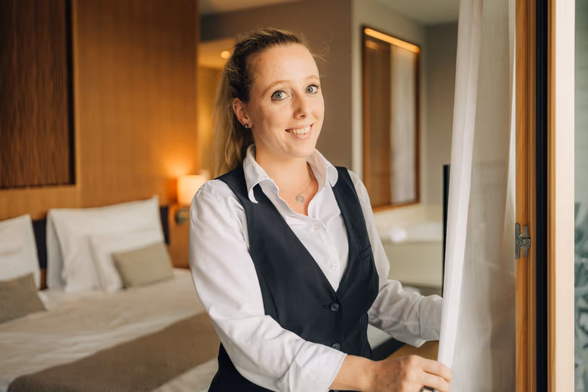 Specialist in hotel housekeeping EFZ (Federal Diploma of Vocational Education and Training)