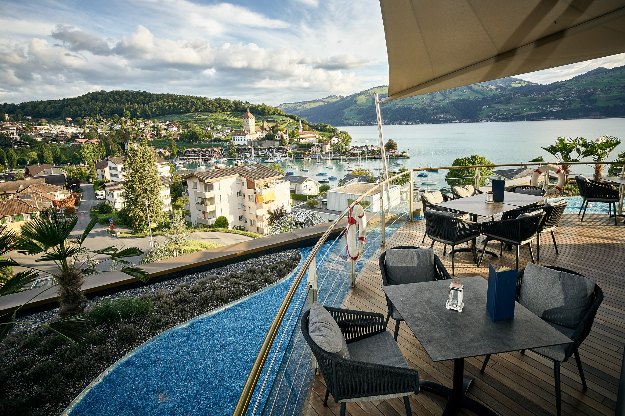 Captains Bar Aussicht auf die Spiezer Bucht