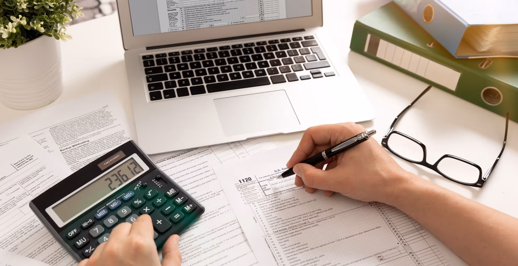 Administratie en handen