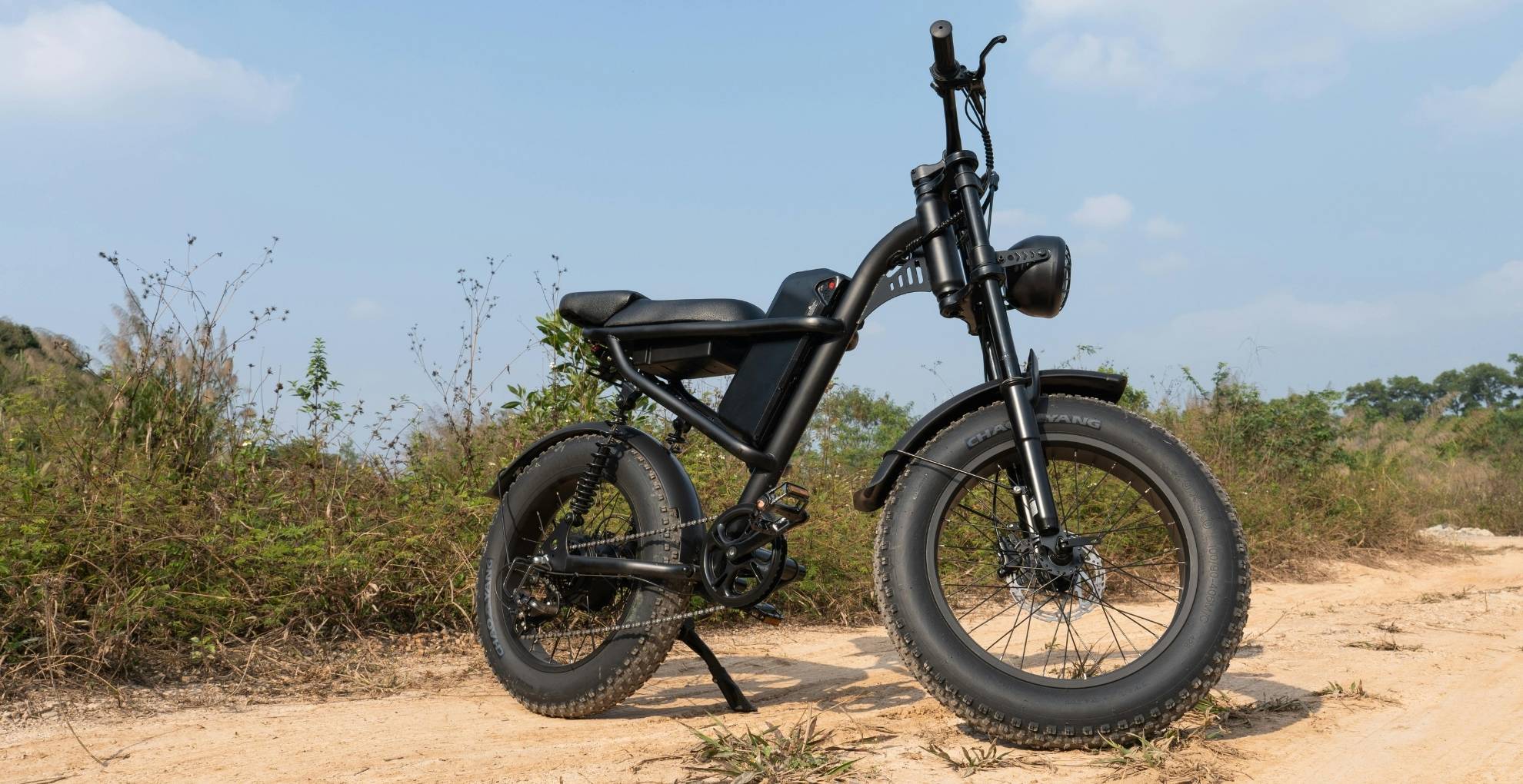 Fatbike met natuur op achtergrond