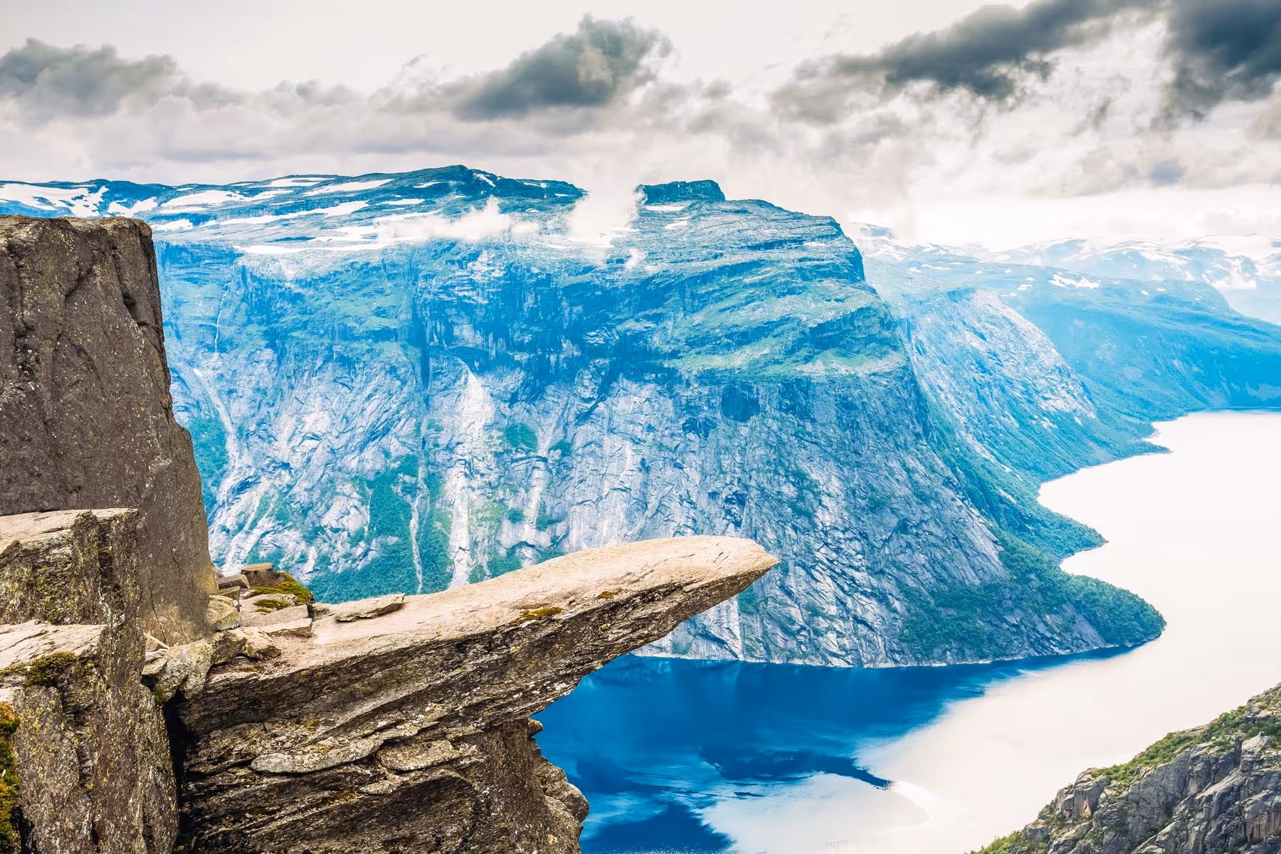 Overnatting nær Trolltunga