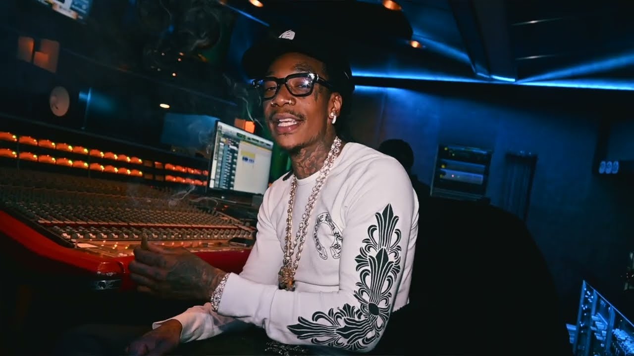 Watch the "Aerials Freestyle" music video by Wiz Khalifa