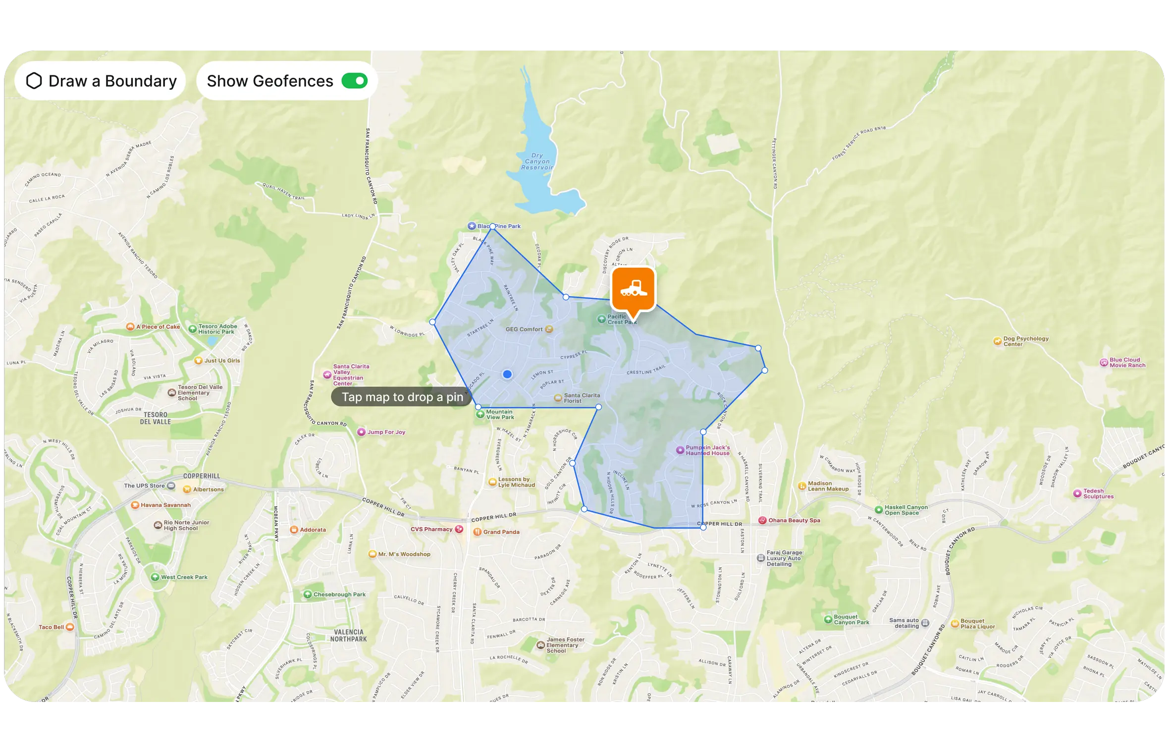 Jobsite boundary safety software showing a drawn geofence, map controls and one equipment pin inside.