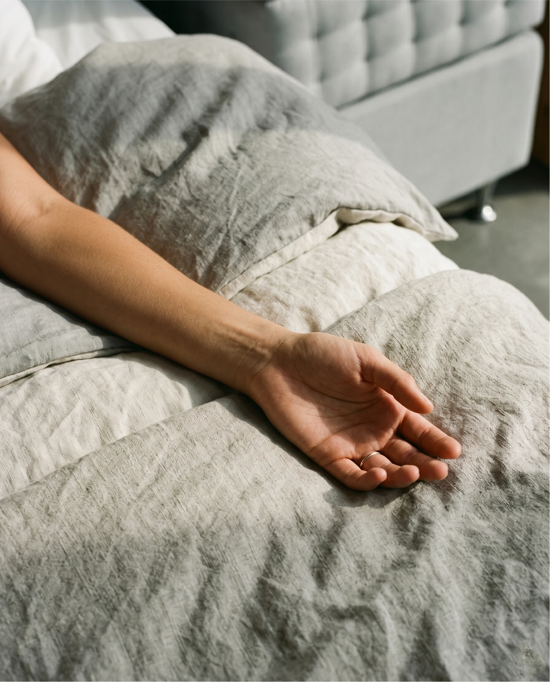 Discover our range of headboards, bed legs, handmade down duvets, pillows and 100% cotton mattress protectors. Every detail is meticulously considered, each stitch underpinned by 175 years of expertise in bed making.