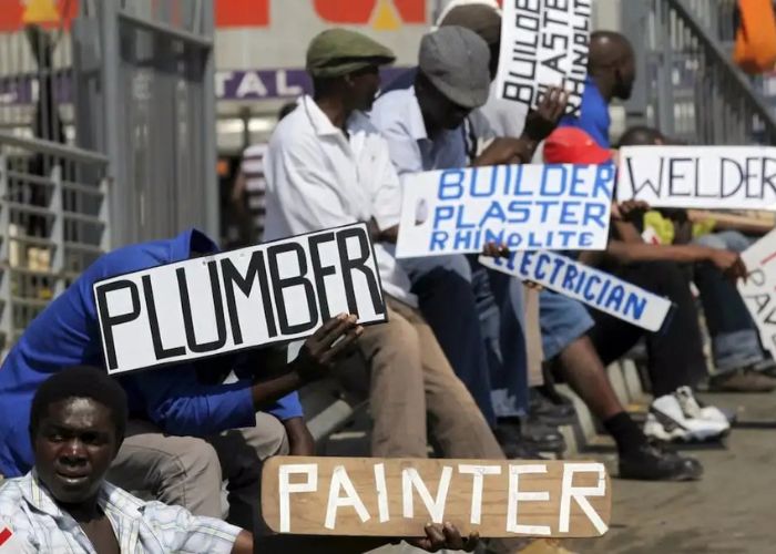 Employers Freeze Hiring, Rely More on Casual Labourers