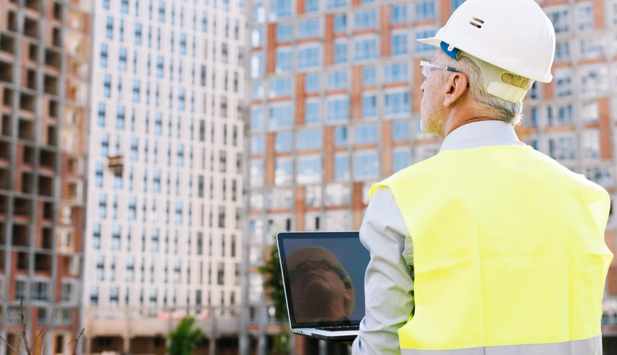 What is Construction Risk Management: Steps, Plan, and Template