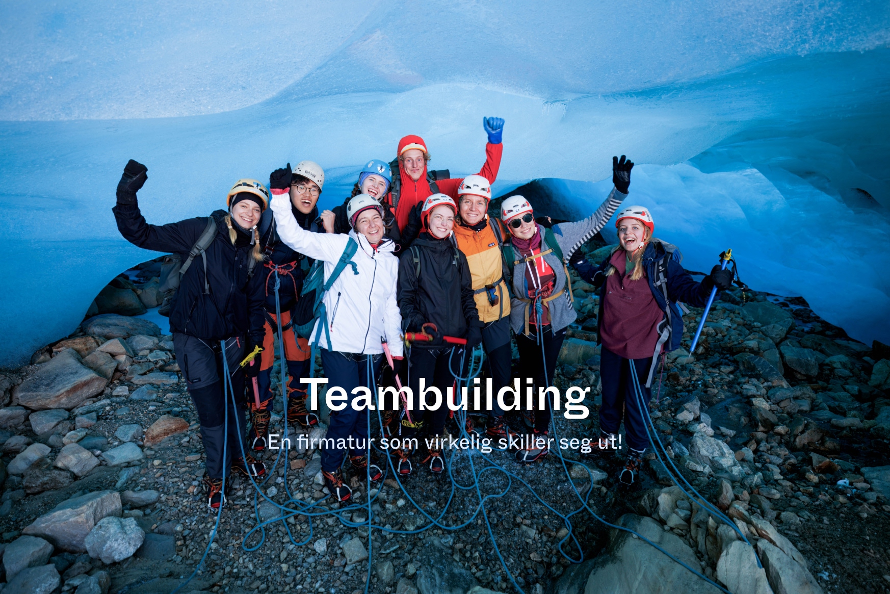 Teambuilding på sitt råeste! Ta med kollegaene på en opplevelse de aldri glemmer. Brevandring på Folgefonna med erfarne breførere fra Folgefonni Breførarlag, kombinert med overnatting på designhotellet Hardanger House med utsikt rett over fjorden. Bare 2 timer fra Bergen! 