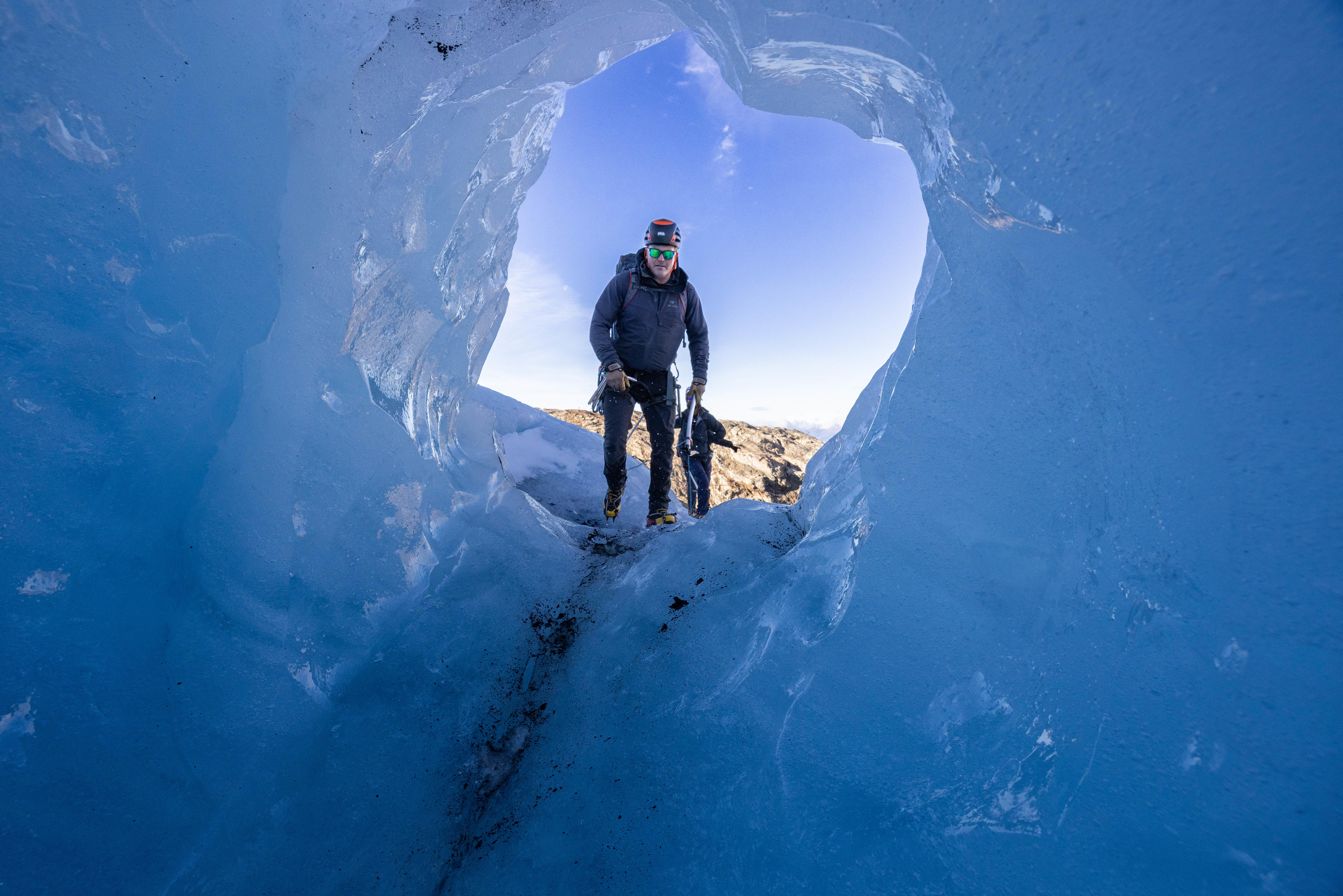 Overall, the weather at Folgefonna has been fantastic this fall, a storm here and a little snow there, and some days with magical dense fog on the glacier, but we have had many days of brilliant weather!