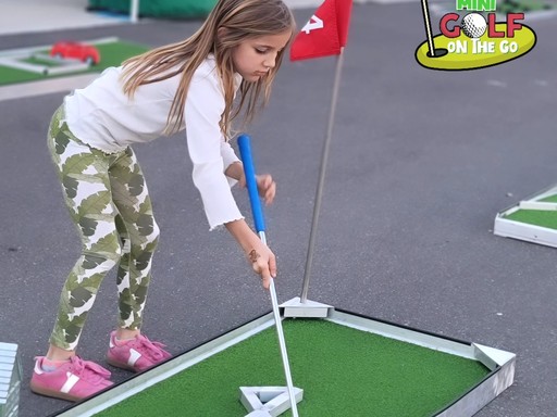 Mini Golf On The Go tent and table.