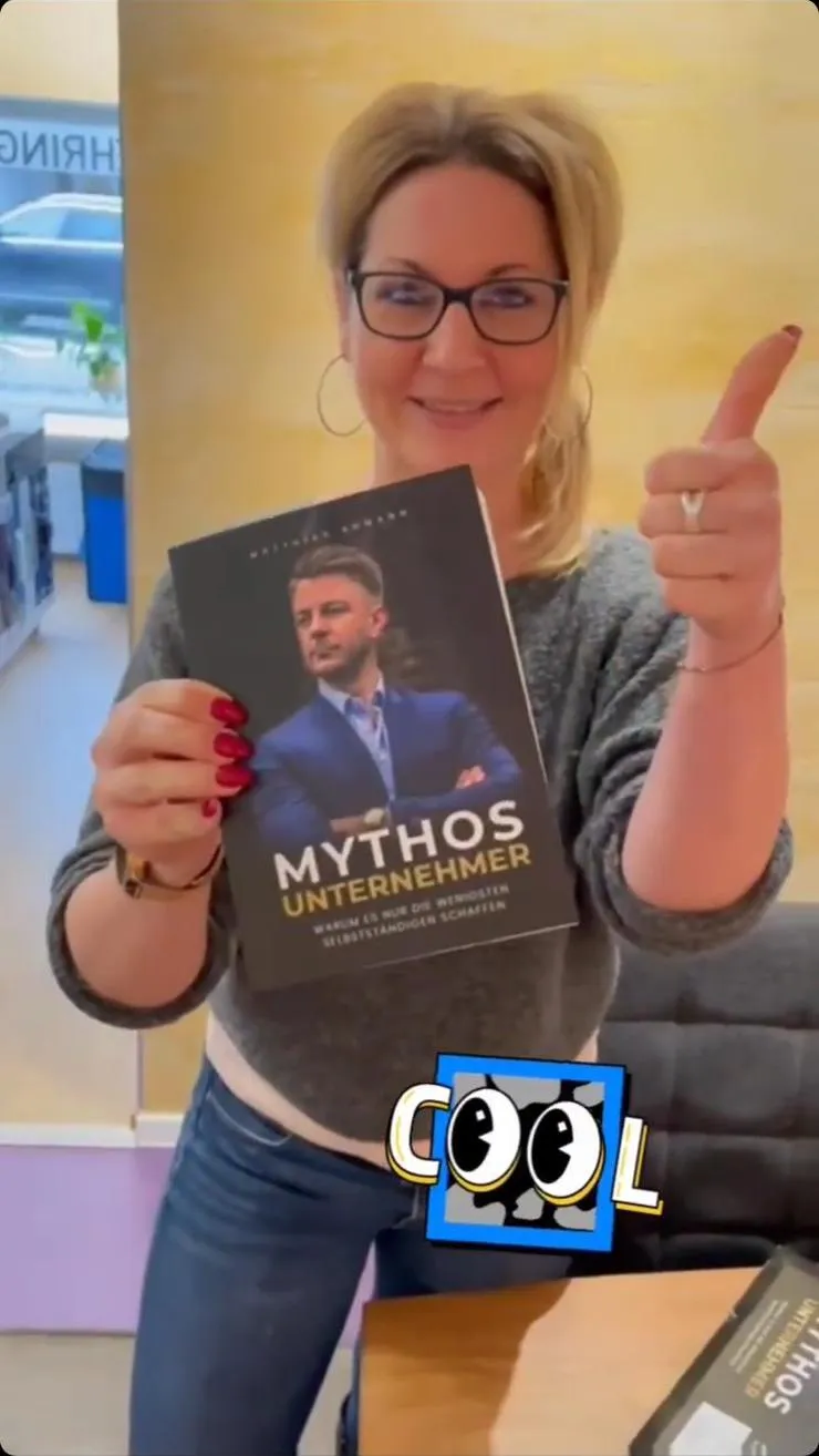 Ein Kunde mit dem Buch "Mythos Unternehmer".