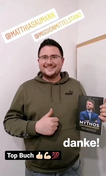 Ein Kunde mit dem Buch "Mythos Unternehmer".