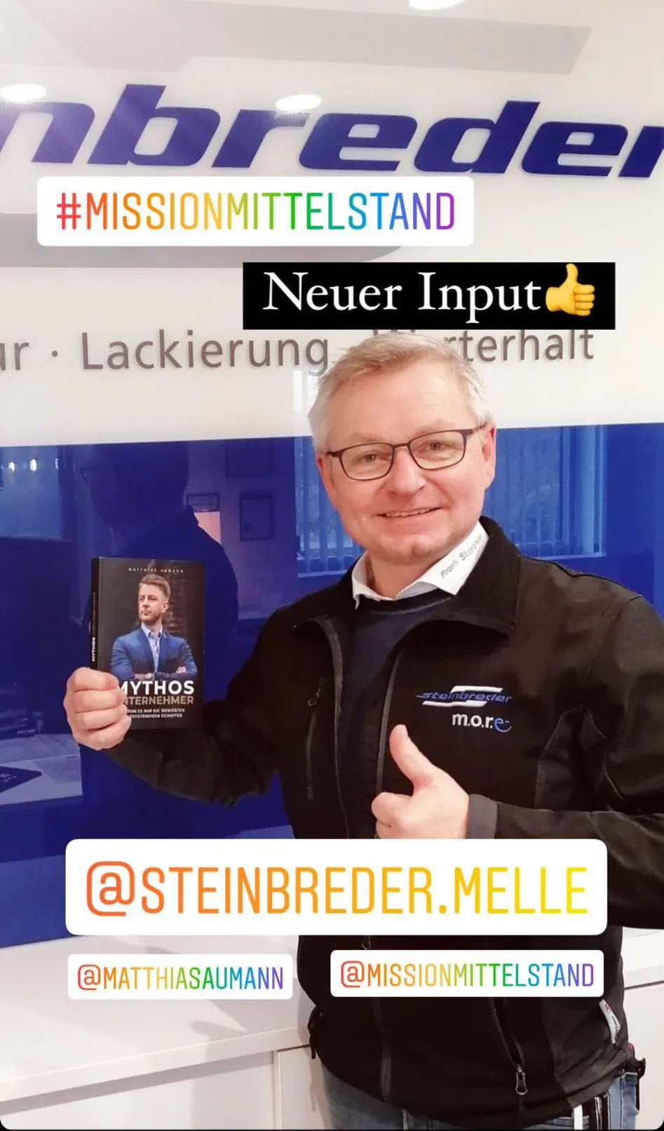 Ein Kunde mit dem Buch "Mythos Unternehmer".