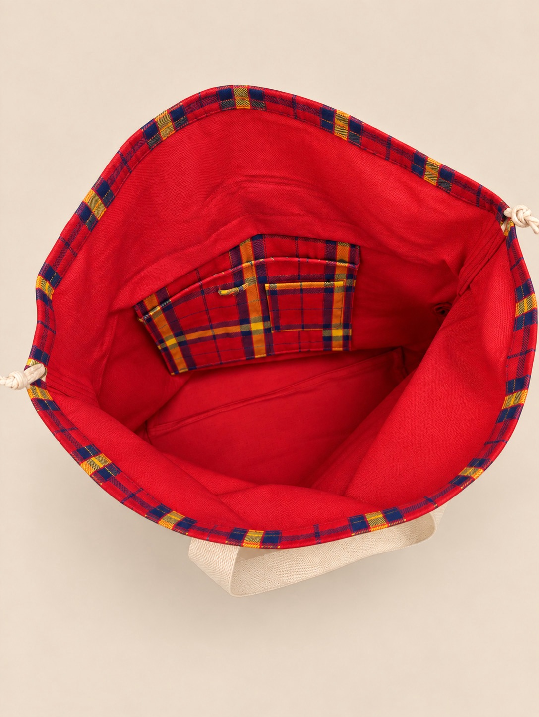 Checks cinch tote, interior