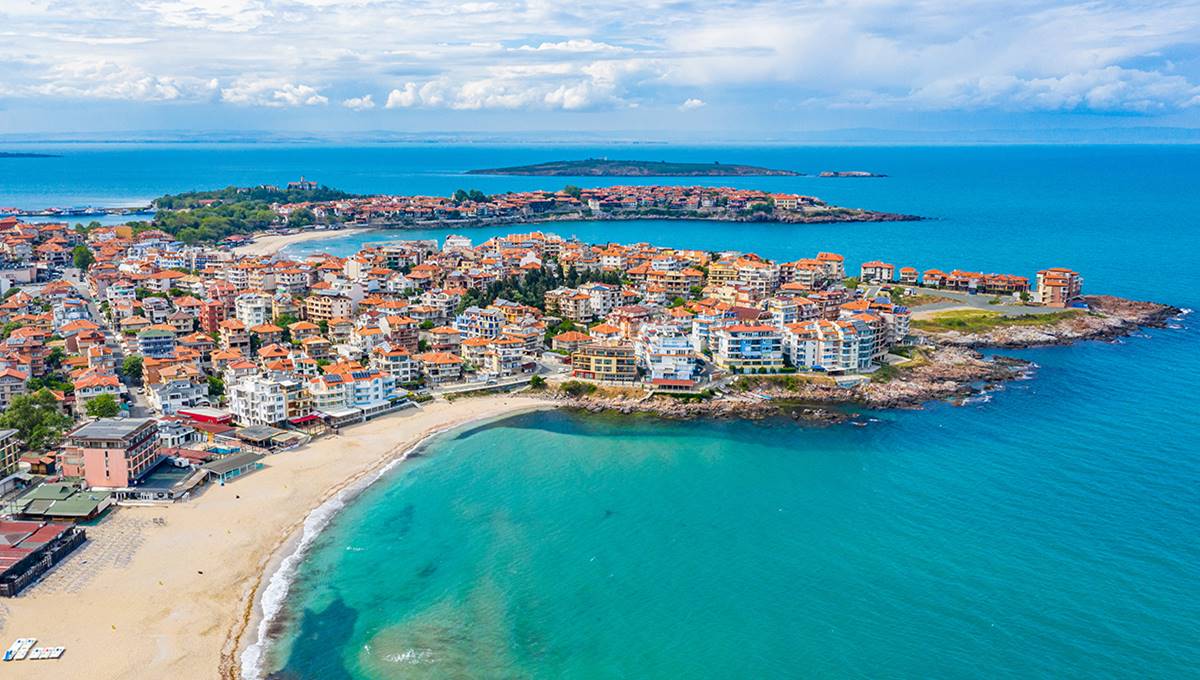 Burgaz Gezi Rehberi - Gezilecek Yerler, Plajlar - WTS