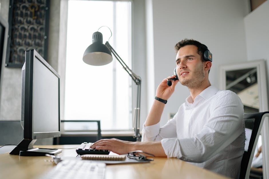 Help desk technician assisting a client remotely - IT Support Worthington OH Help desk technician assisting a client remotely - IT Support Worthington OH