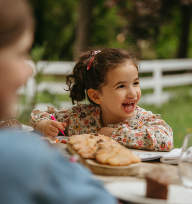 Grands jeux dans le parc, atelier DIY, goûter champêtre et pyjamas party... Le Kids Club accueille les petits aventuriers, tous les week-ends au Domaine de Maffliers et au Parc du Coudray.