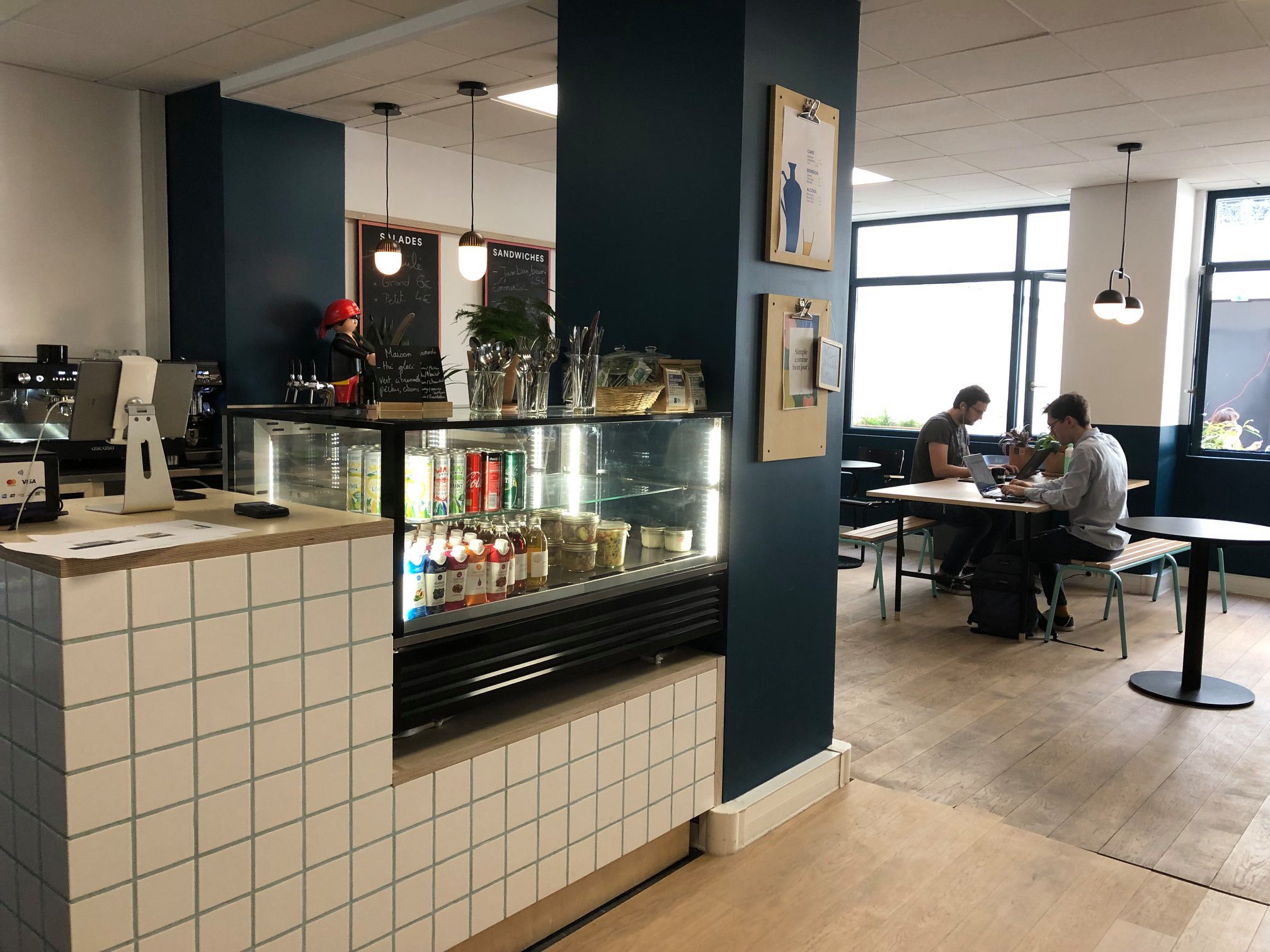 Aménagement School Bar et espace de travail School Lab Studio Trigone