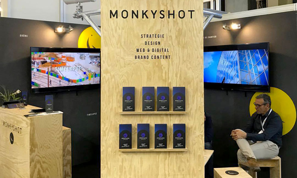 Monkey Shot Stand Paris Studio Trigone