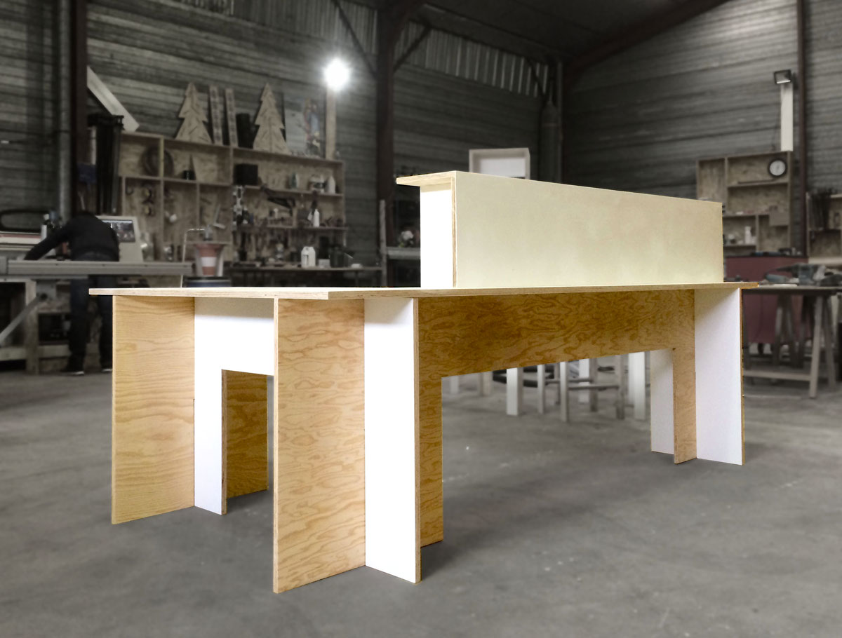Stand Teach on Mars Studio Trigone