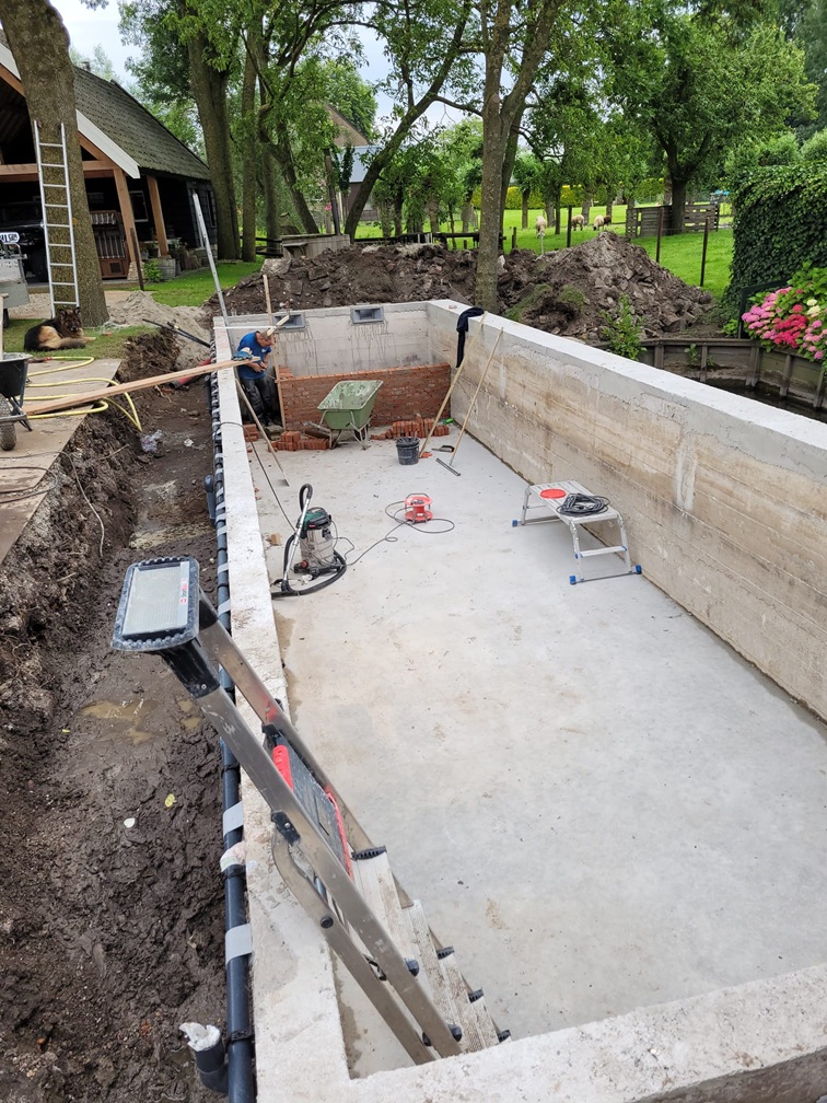 Poedelen in de gierput