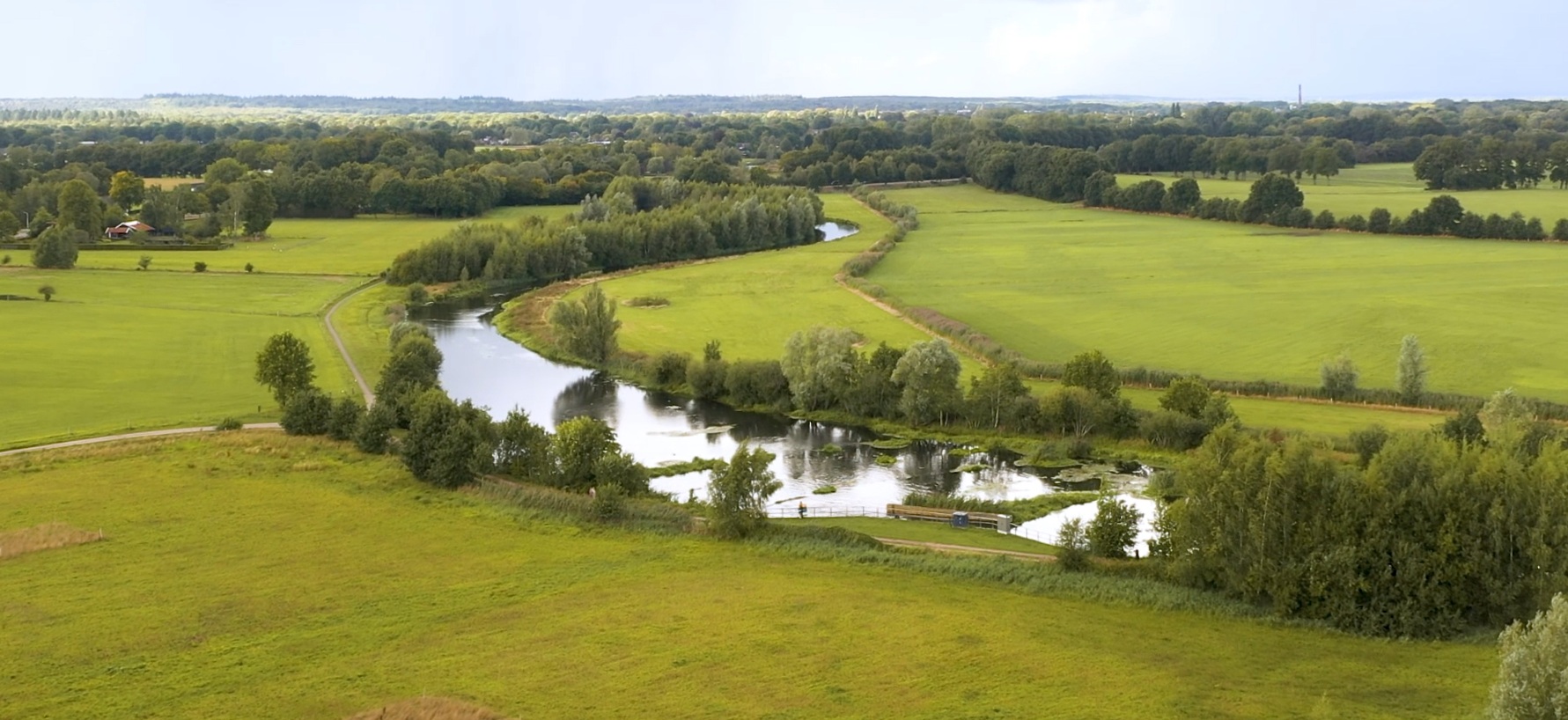 de regge door het buitengebied
